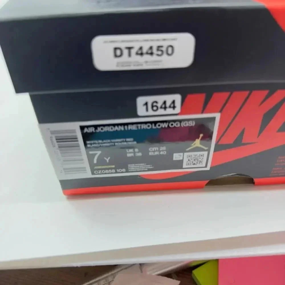 NEW Air Jordan 1 Retro Low OG GS Sneakers CZ0858-106 White Red Black Kids 7Y - Picture 8 of 8